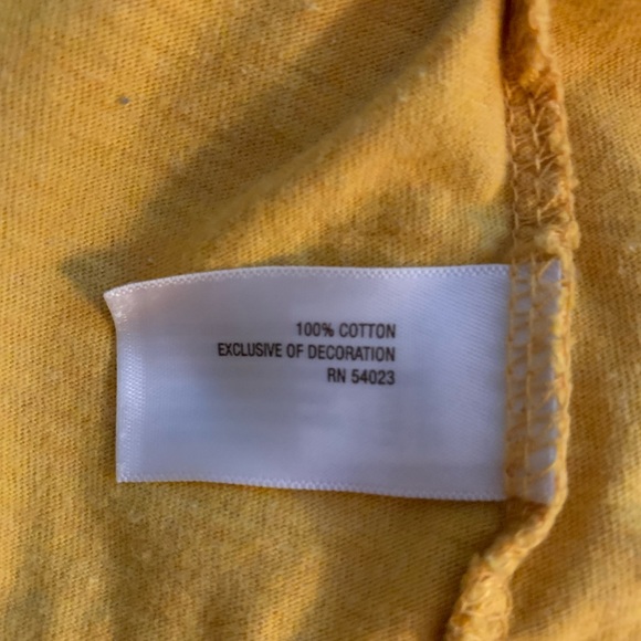 Old Navy Graphic Tee - Picture 7 of 7